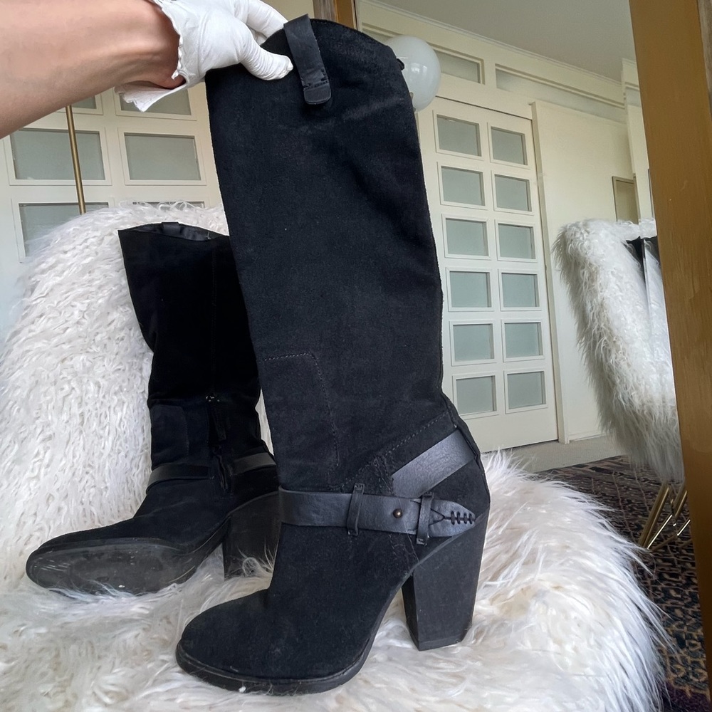 Dolce Vita leather boots in black with zipper closure